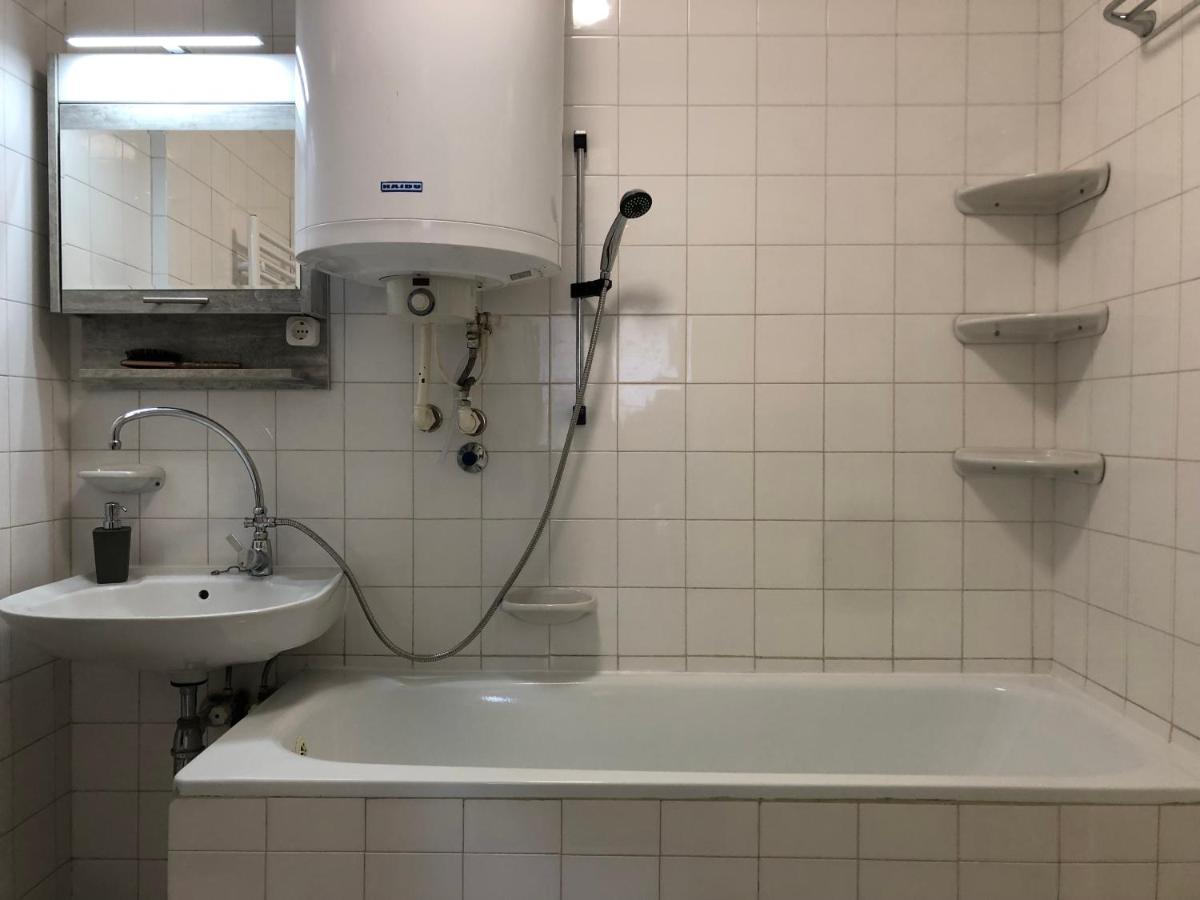 Happy Bunnies Apartman I - Gunarasfurdo Dombóvár Eksteriør bilde